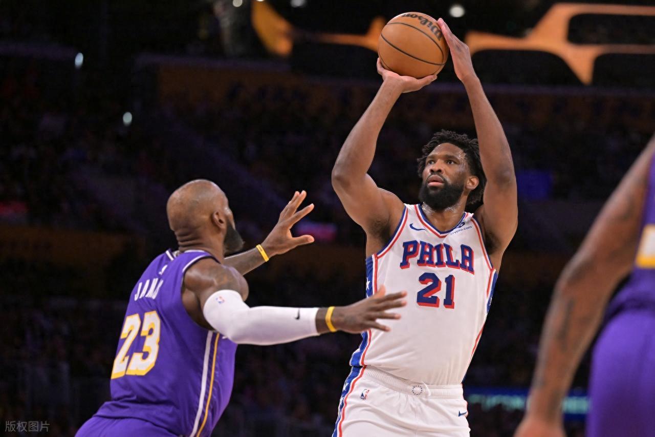 开云APP-东契奇伤退，湖人逆转76人，谁是赢球功臣？数据不说谎！里皇太强