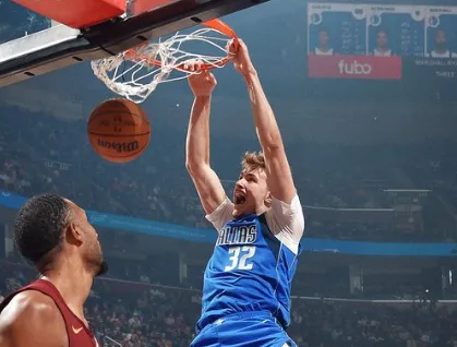 开云体育-19岁84天！弗拉格单场至少25+10+5，历史第2年轻&amp;amp;仅次詹姆斯